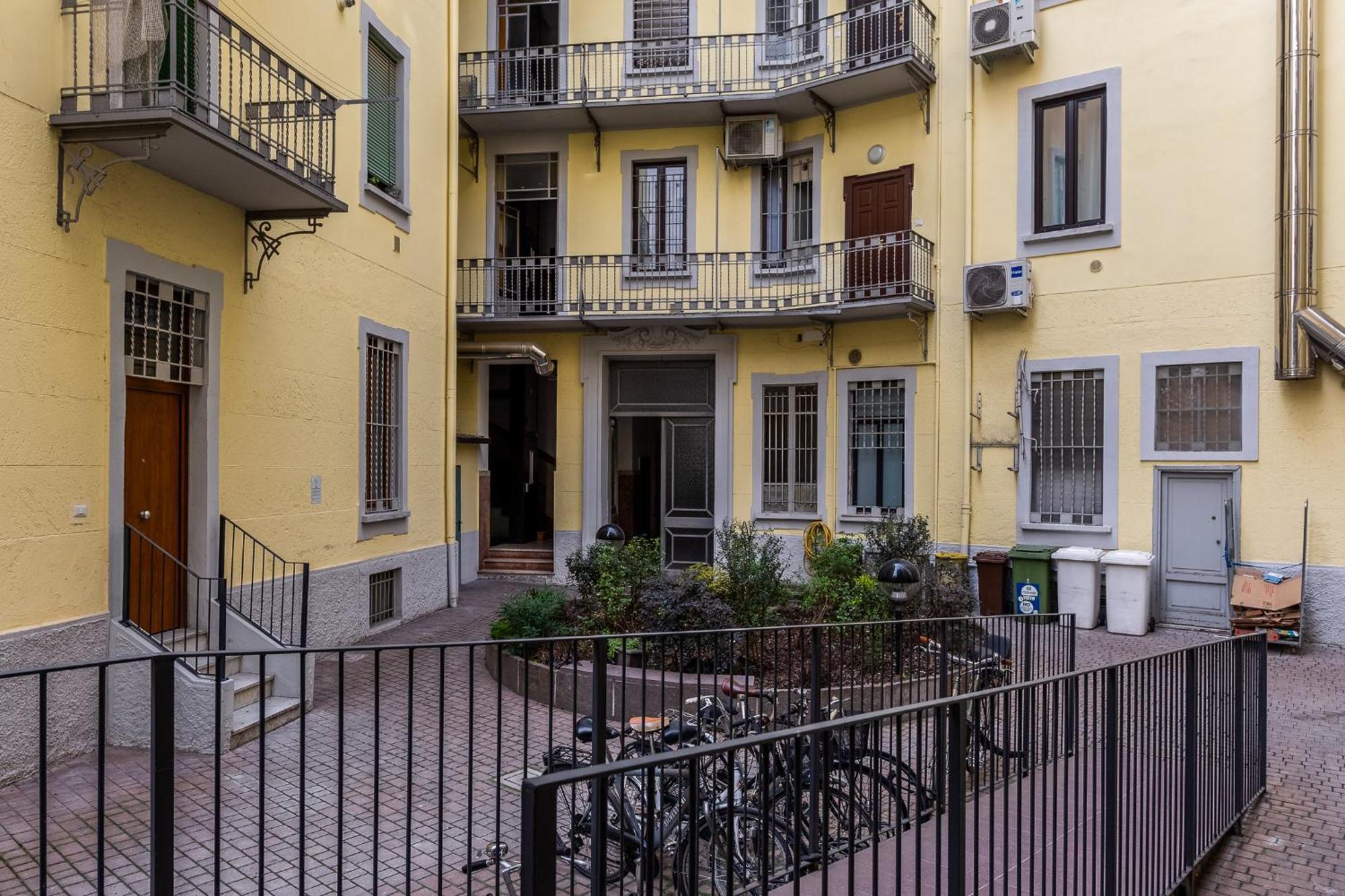 Luxury Apartment - Near Stazione Centrale — Photos 1